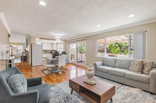 5769 Barnswell Way, San Jose CA: https://media.crmls.org/mediaz/22157996-5323-4f4b-81f9-290ba70c8692.jpg
