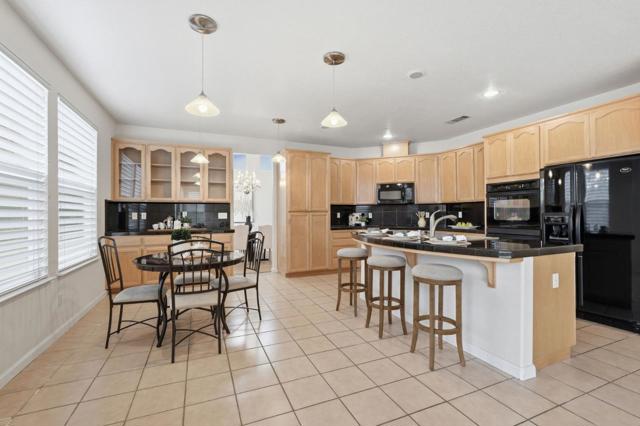 2405 Summerlin Drive, Modesto CA: https://media.crmls.org/mediaz/2215db7d-d52c-4b5b-8357-f4395d81b4a1.jpg