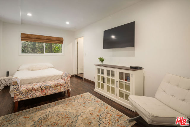 4713 Bedel Street, Woodland Hills CA: https://media.crmls.org/mediaz/2215ed49-03ba-424d-bc17-89dc0302bc63.jpg