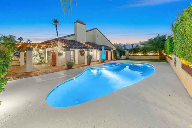 60 Calle Solano, Rancho Mirage CA: https://media.crmls.org/mediaz/22164cfe-b60a-4b13-b1e2-30551a639acb.jpg