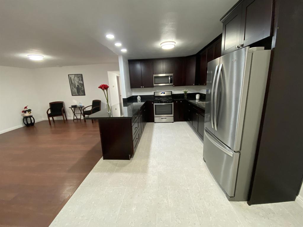 841 40th St. - photo 4