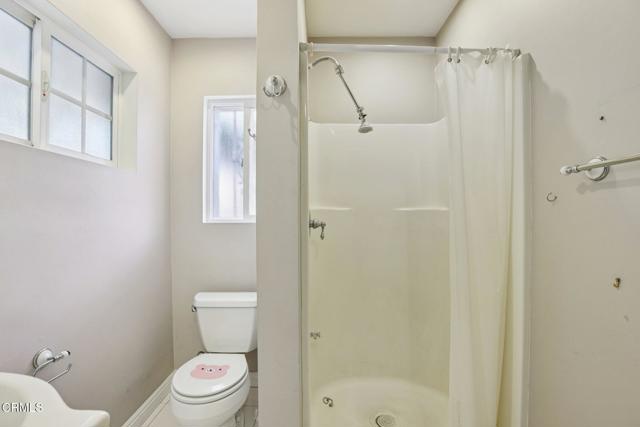 Detail Gallery Image 20 of 39 For 10856 Topeka Dr, Porter Ranch,  CA 91326 - 5 Beds | 4 Baths