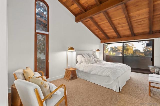 16936 Via de Santa Fe, Rancho Santa Fe CA: https://media.crmls.org/mediaz/22178080-d8b5-4142-a680-a9ad84f4ad89.jpg