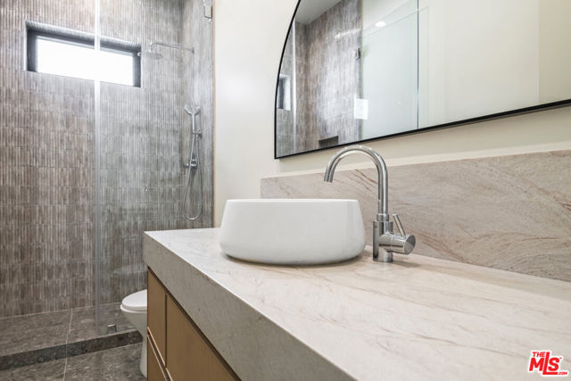 426 Arnaz Drive, Los Angeles CA: https://media.crmls.org/mediaz/22179eb2-a0c7-42b3-aaf1-4fe2af4aa653.jpg