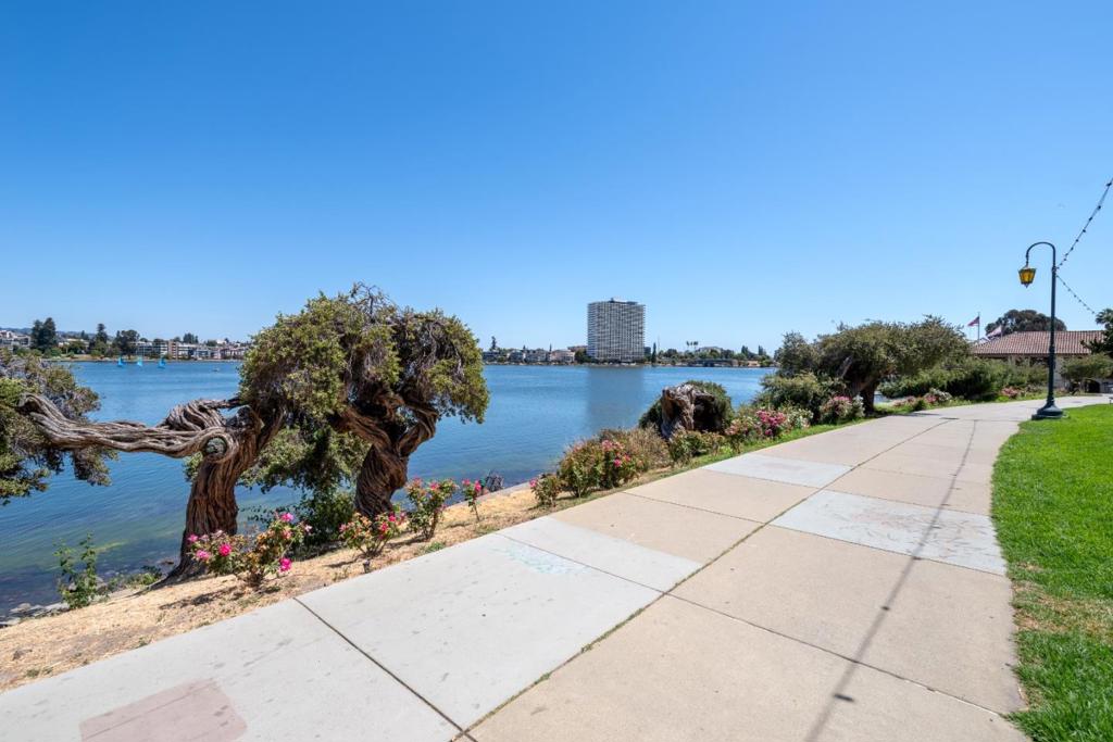 2217A8F2 Dcc5 4B2B Abbd C4A4B610Bc22 1555 Lakeside Drive #184, Oakland, Ca 94612 &Lt;Span Style='BackgroundColor:transparent;Padding:0Px;'&Gt; &Lt;Small&Gt; &Lt;I&Gt; &Lt;/I&Gt; &Lt;/Small&Gt;&Lt;/Span&Gt;