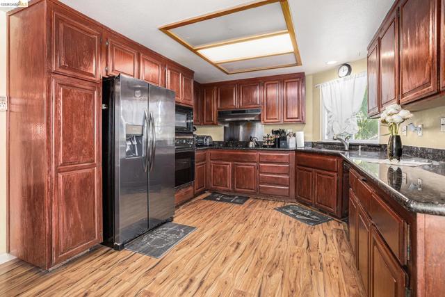 Image 7 of 22 For 5490 Lenora Rd