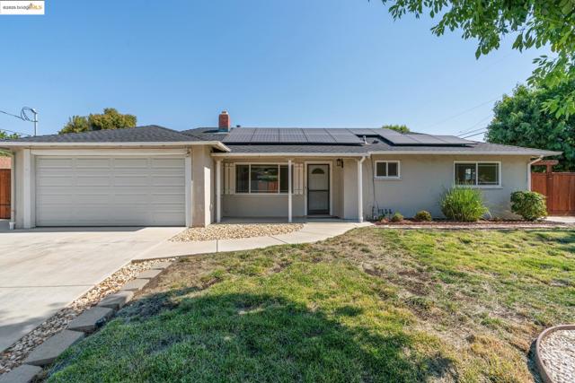 41 Belinda Dr, Pleasant Hill CA: https://media.crmls.org/mediaz/2218fb93-9aa7-4c9d-bae8-71ba4a341307.jpg