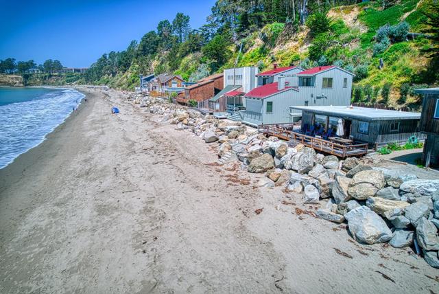 16 Potbelly Beach Road, Aptos CA: https://media.crmls.org/mediaz/2219863f-eced-435e-ae2b-aca83e0fb24b.jpg