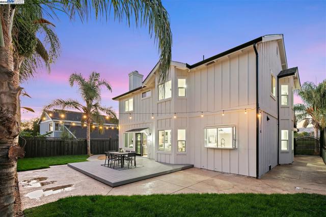 3198 Vintage Crest Dr, San Jose CA: https://media.crmls.org/mediaz/22198eff-41da-4982-a9e8-ca5e0b37f5a9.jpg