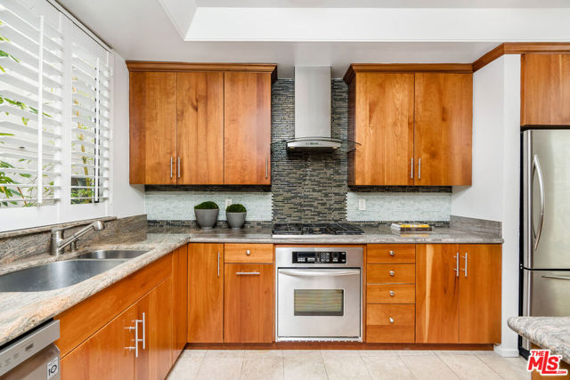 1830 Westholme Avenue, Los Angeles CA: https://media.crmls.org/mediaz/2219f2eb-a2b9-4a4f-8dce-d274b21f485d.jpg