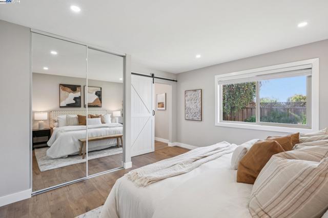 34709 Clover St, Union City CA: https://media.crmls.org/mediaz/2219fe93-250e-4bd2-bfe1-6e0ac81394eb.jpg