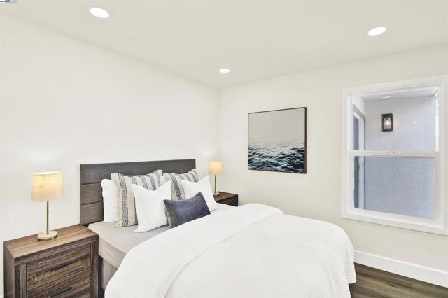 4166 Peregrine Way, Pleasanton CA: https://media.crmls.org/mediaz/221a811f-82f2-4401-b216-54d7be673150.jpg