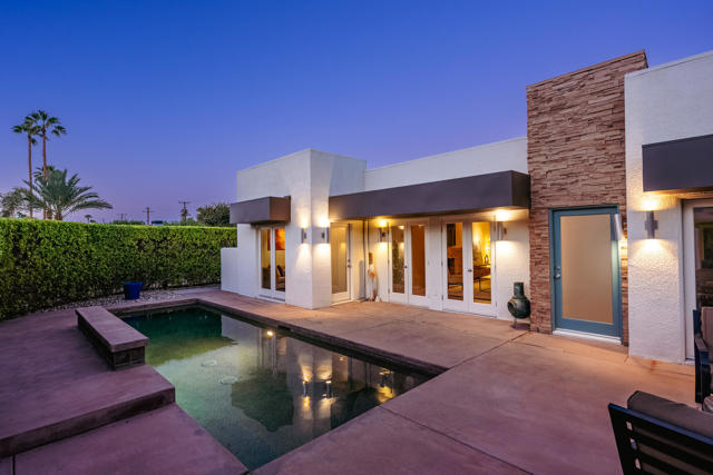 590 N Plaza Amigo, Palm Springs, CA 92262