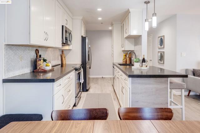 389 Belmont St, Oakland CA: https://media.crmls.org/mediaz/221bb9ba-b05a-4a5c-910b-505c5a65266b.jpg