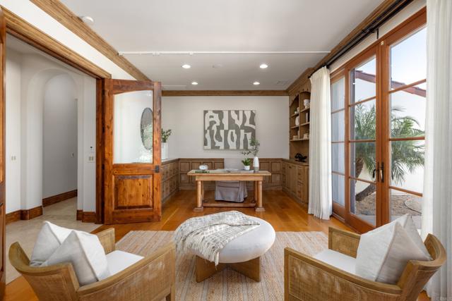 Detail Gallery Image 13 of 31 For 8136 Entrada De Luz, San Diego,  CA 92127 - 5 Beds | 5/2 Baths