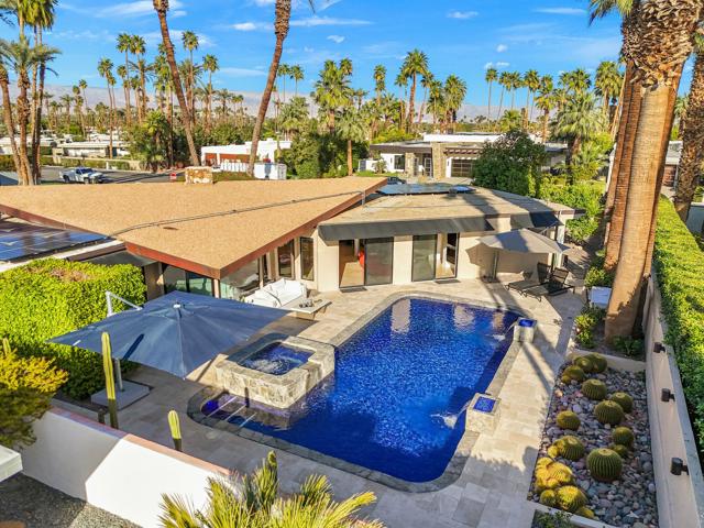 45371 Rancho Palmeras Drive, Indian Wells CA: https://media.crmls.org/mediaz/221c8d17-d717-4d15-9d7a-c8a2a91d4e63.jpg