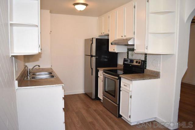 3815 Van Dyke Ave, San Diego CA: https://media.crmls.org/mediaz/221cd73c-5844-4632-b63f-67edae84e2e5.jpg