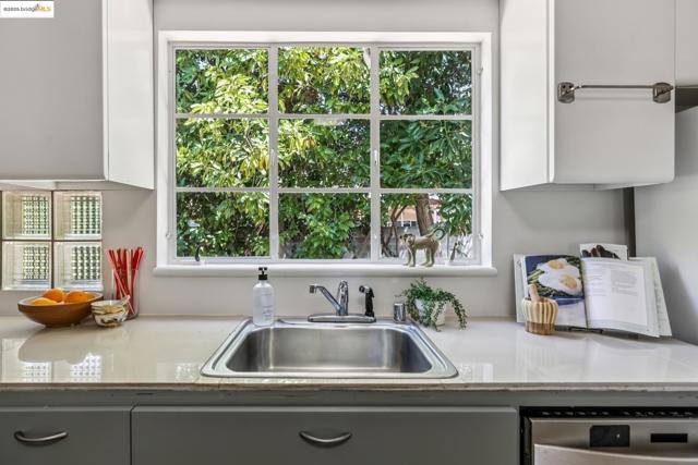 22574 6Th St, Hayward CA: https://media.crmls.org/mediaz/221cdef0-078f-48d6-836b-3cf0f35e00dc.jpg