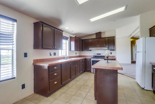 1696 Mary Joe Ln, Boulevard CA: https://media.crmls.org/mediaz/221d0975-c7bf-4cfd-be8d-7c73103866a0.jpg