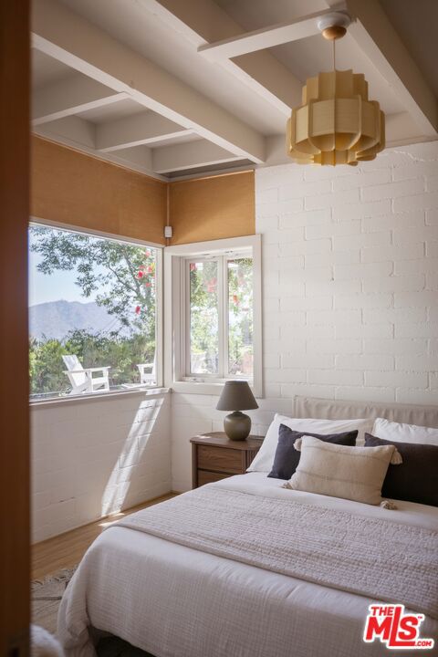 7349 Pacific View Drive, Los Angeles CA: https://media.crmls.org/mediaz/221d49b5-79fa-42bc-81c0-9606cb4394ea.jpg