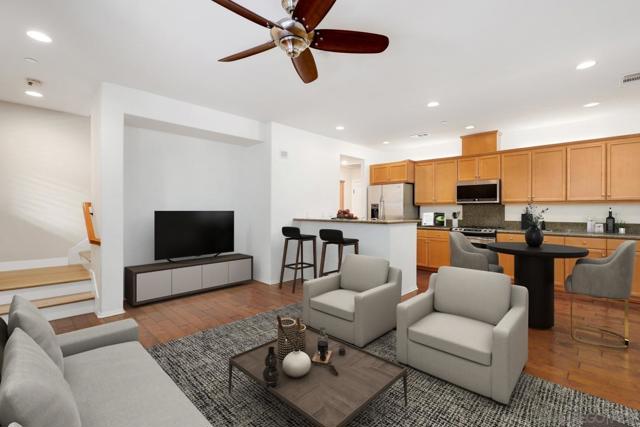 10653 Golden Willow, San Diego CA: https://media.crmls.org/mediaz/221dd85e-72f2-4408-b712-1e8def44774f.jpg