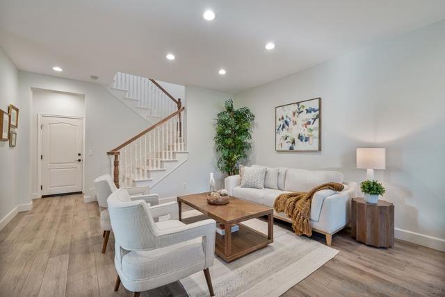 15820 Paseo Del Sur, San Diego CA: https://media.crmls.org/mediaz/221df8b7-66b0-43ce-9093-63929ad9a24c.jpg
