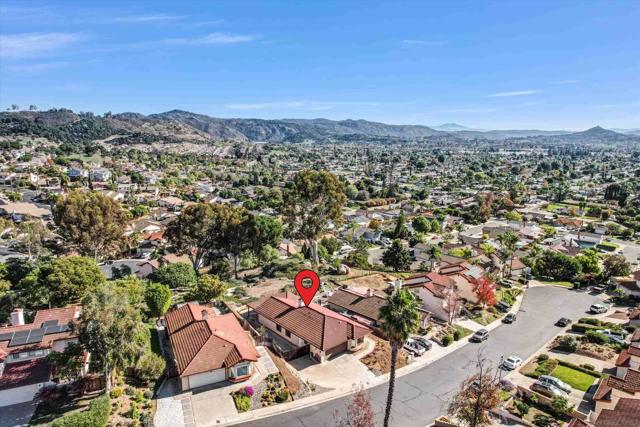 1412 Timber Gln, Escondido CA: https://media.crmls.org/mediaz/221e2920-cd82-4039-ab56-d59258dcb83f.jpg