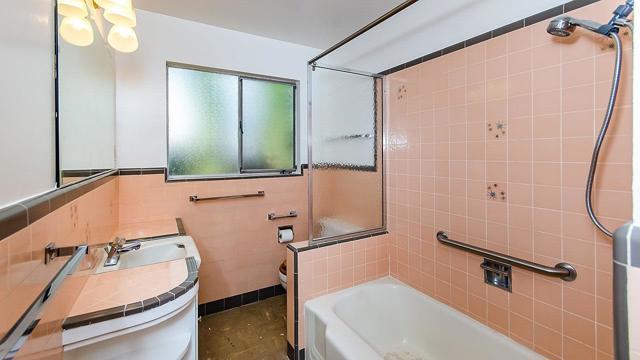 372 Elm Street, San Carlos CA: https://media.crmls.org/mediaz/221eccd6-4891-49c1-8592-f02127b2e8c7.jpg