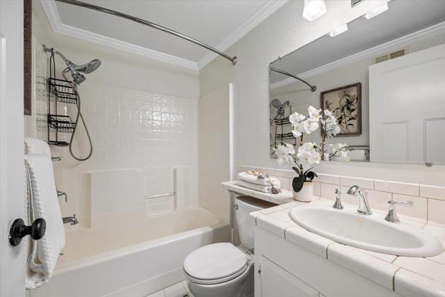 714 Comet Drive, Foster City CA: https://media.crmls.org/mediaz/221eecb3-1088-4ac2-8054-4a3d051a267b.jpg