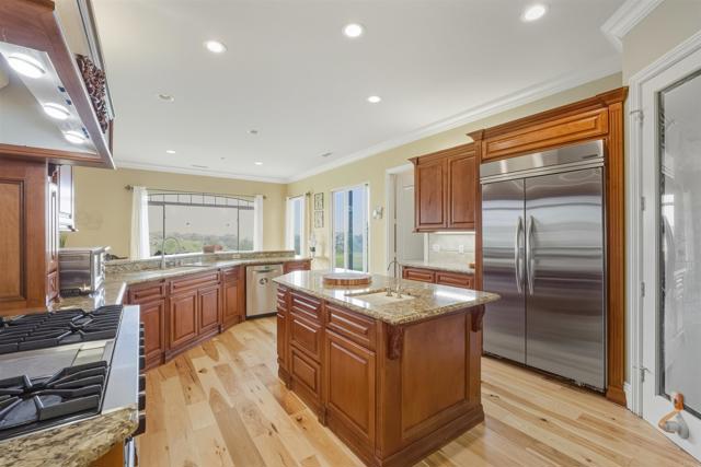 Detail Gallery Image 13 of 39 For 4712 Briana Ct, Fallbrook,  CA 92028 - 4 Beds | 4 Baths