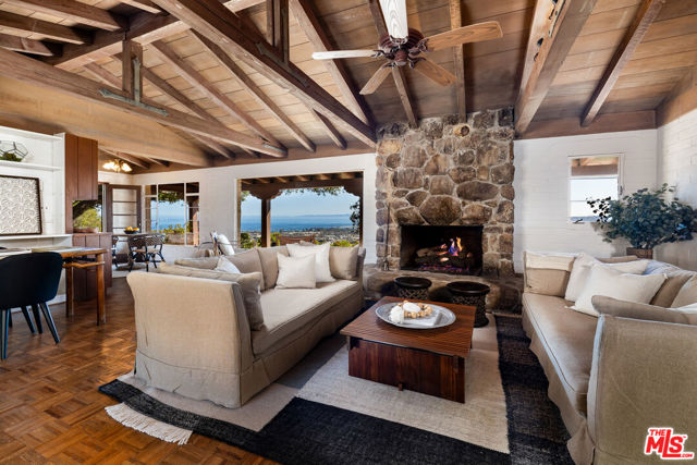 98 Loma Media Road, Santa Barbara CA: https://media.crmls.org/mediaz/221f671c-ac98-4ad6-87a0-614723c8bf0d.jpg