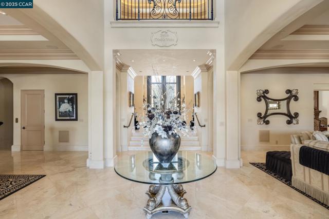 940 Eagle Ridge Dr, Danville CA: https://media.crmls.org/mediaz/221faeb9-3338-40da-82cf-0cc9b717bc4f.jpg