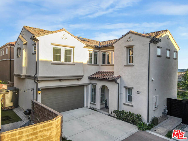 20818 W Bur Oak Circle, Porter Ranch CA: https://media.crmls.org/mediaz/22207fd7-3502-4439-9667-409a9006ec18.jpg