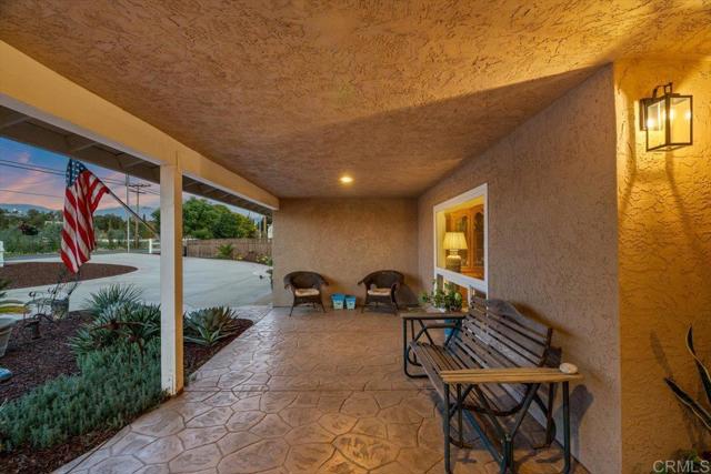 Detail Gallery Image 5 of 64 For 13815 Hilldale Rd, Valley Center,  CA 92082 - 5 Beds | 4/1 Baths