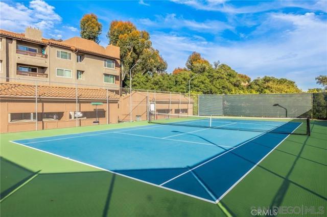 10400 Caminito Cuervo, San Diego CA: https://media.crmls.org/mediaz/22210978-8379-4c98-993e-6f0c8c6101a5.jpg