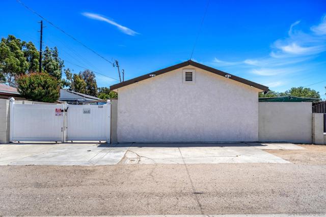 514 18 W 10th Ave, Escondido CA: https://media.crmls.org/mediaz/22210f56-8127-4aab-af7d-890c547bfc74.jpg