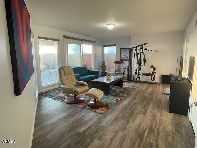 Detail Gallery Image 3 of 23 For 2201 Ocean Dr, Oxnard,  CA 93035 - 3 Beds | 2 Baths