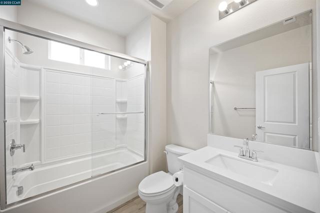 5541 Promontory Way, Antioch CA: https://media.crmls.org/mediaz/2221a667-bbc6-4c33-b6b1-7dd578917caa.jpg