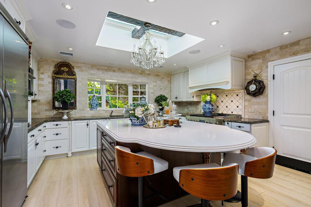 MLS #219141756DA image #10