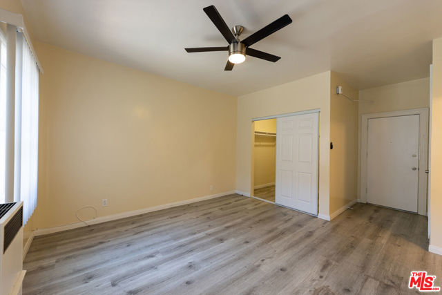 946 S Burlington Avenue, Los Angeles CA: https://media.crmls.org/mediaz/222302eb-d2d6-4ea7-93fc-f973867bfefa.jpg