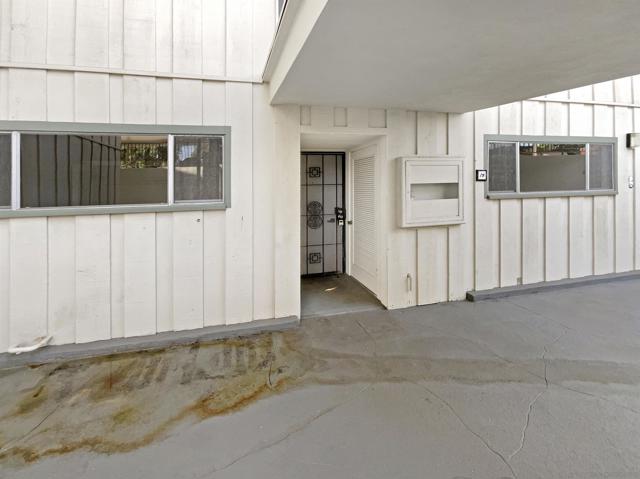 620 W Solana Cir, Solana Beach CA: https://media.crmls.org/mediaz/22238048-87d3-4b9a-991b-45092f71a608.jpg