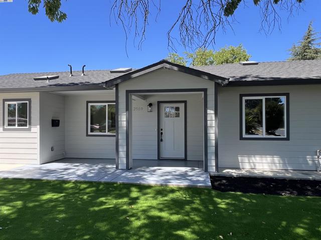 2559 Lynn Ave, Concord CA: https://media.crmls.org/mediaz/2223e55d-e465-4f7f-94b8-44853710c1bc.jpg