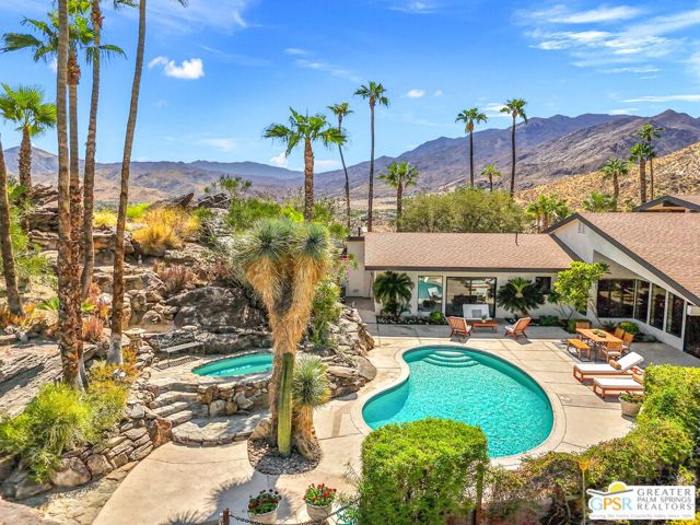 13 Cahuilla Hills Drive, Palm Springs CA: https://media.crmls.org/mediaz/22249541-8741-4255-947c-ea2c36e05180.jpg