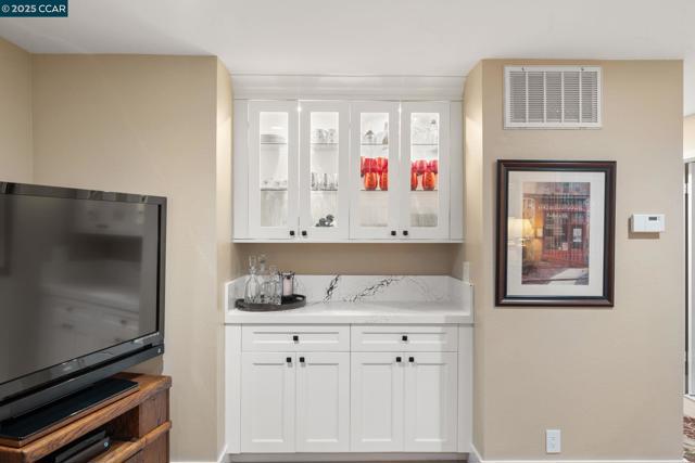 11878 W Vomac Rd, Dublin CA: https://media.crmls.org/mediaz/2224d529-5cf1-4505-8834-de64ed1ae1bb.jpg