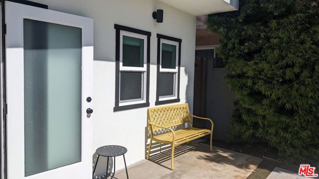 1731 Franklin Street, Santa Monica CA: https://media.crmls.org/mediaz/2224e41d-1d39-4a9f-b134-36f6ee142976.jpg