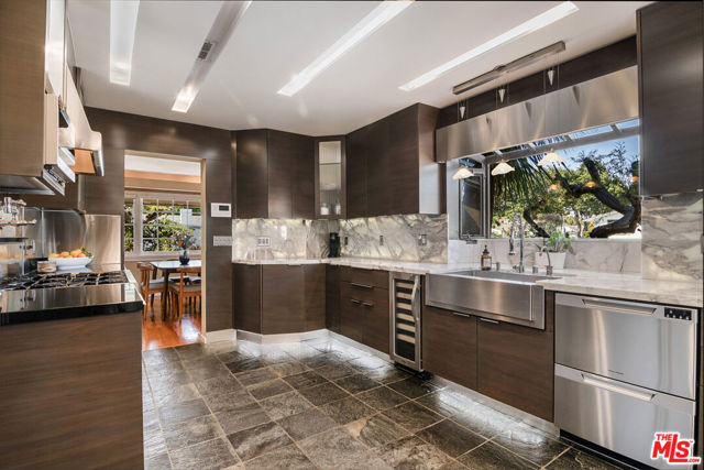 3200 Federal Avenue, Los Angeles CA: https://media.crmls.org/mediaz/2225530b-682f-48d8-bbf2-3f41cc43f58b.jpg