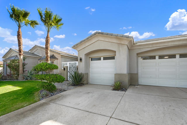 6 Voltaire Court, Rancho Mirage CA: https://media.crmls.org/mediaz/2225a3b2-0eef-4cd8-93a0-b83945772d0e.jpg