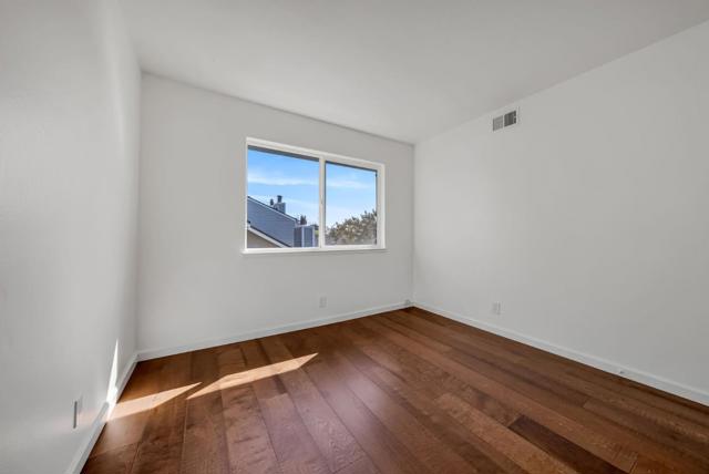 Image 20 of 30 For 831 Vespucci Lane