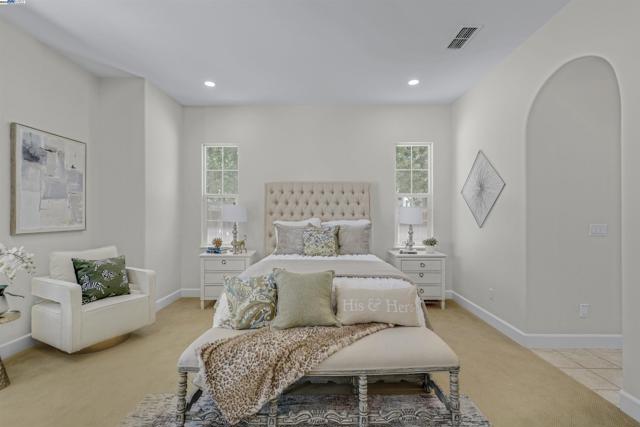 1993 Fairway Oaks Dr, Ripon CA: https://media.crmls.org/mediaz/22265382-7b20-4a02-8d19-898e4640ac31.jpg