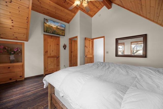 1351 Balsam Drive, Big Bear CA: https://media.crmls.org/mediaz/2226dbba-0296-4e57-936f-99a41301b4b7.jpg